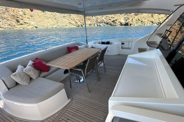 2010 AZIMUT 70