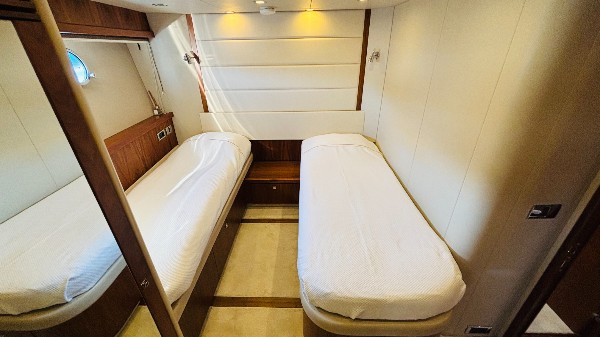 2010 SUNSEEKER MANHATTAN 70