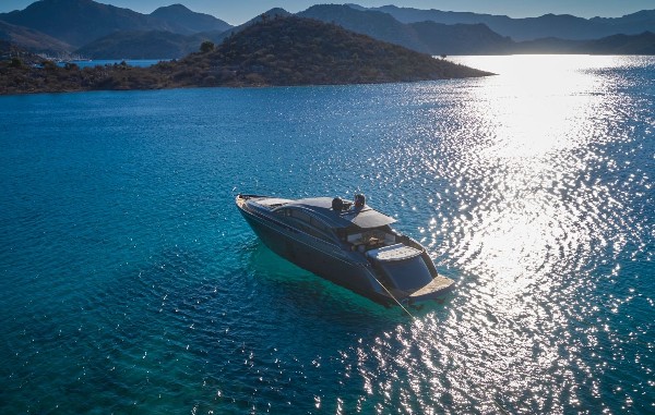 2012 PERSHING 72