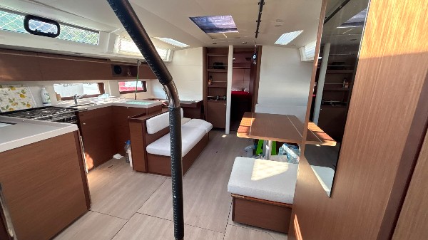 2022 BENETEAU OCEANIS 51.1