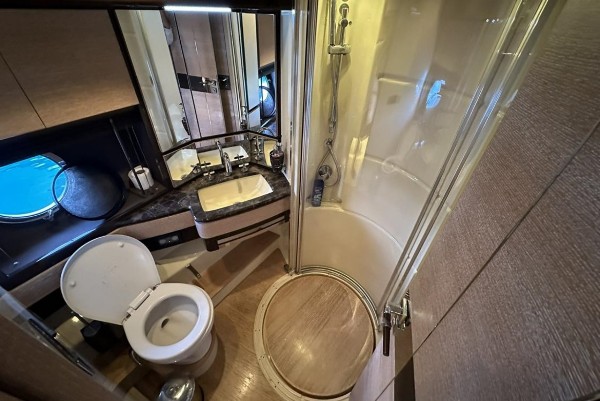 2010 AZIMUT 70