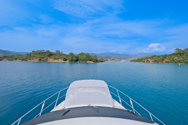 2004/2022 AZIMUT FLY 55 17.5 M