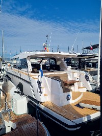AQUADOR BOATS 400 HT - Thumbnail Image