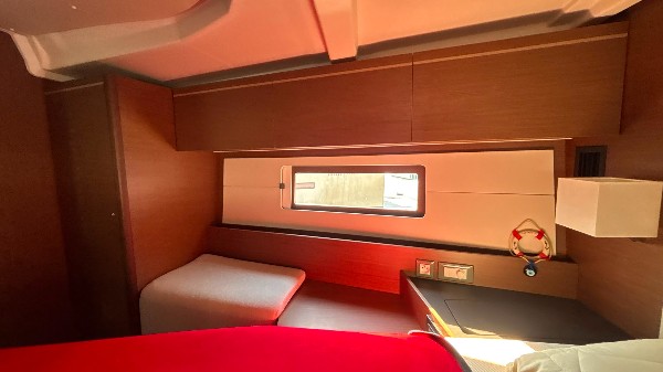 2022 BENETEAU OCEANIS 51.1