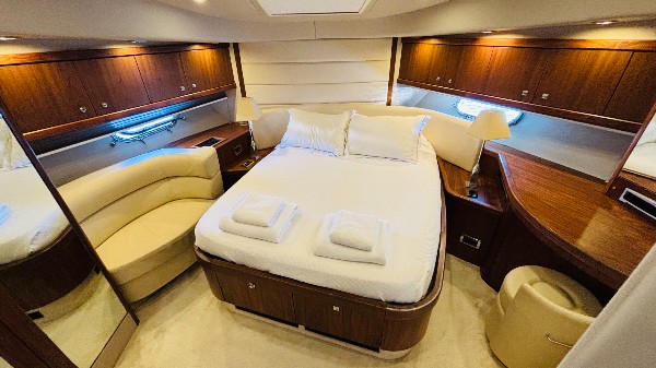 2010 SUNSEEKER MANHATTAN 70
