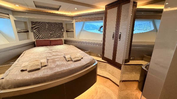 2020 MONTE CARLO YACHTS 80