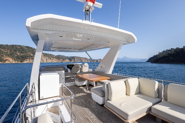 2020 AZIMUT 66 FLY