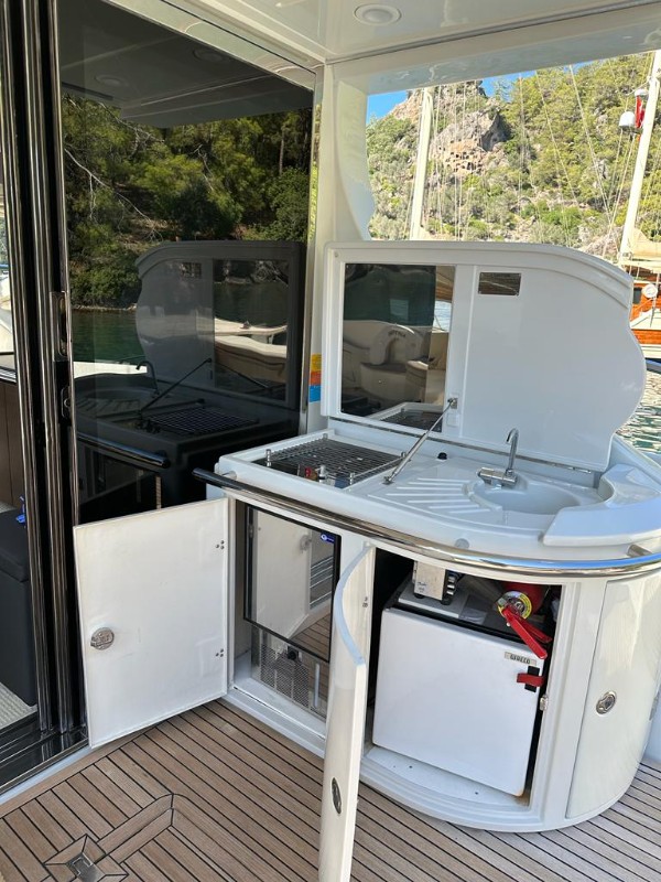 2012 AZIMUT 62S