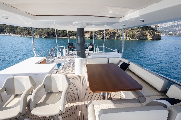 2021 AZIMUT MAGELLANO 66