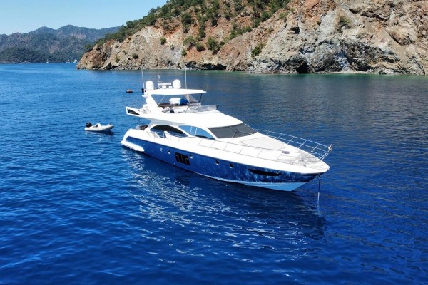2010 AZIMUT 70