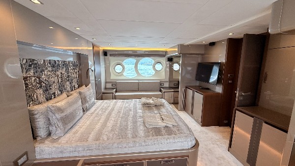 2020 MONTE CARLO YACHTS 80