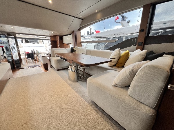 2021 PRINCESS F55