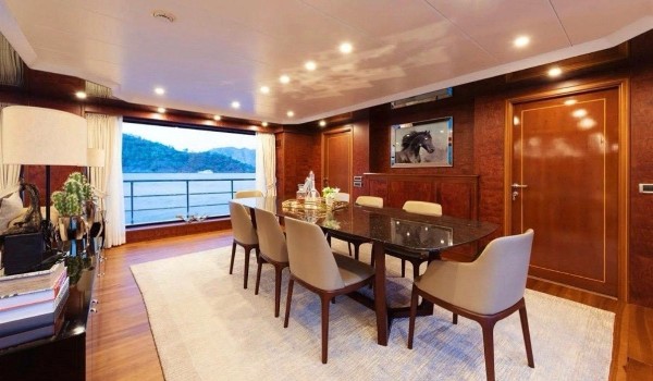 2010/2023 MOTOR YACHT 46 M