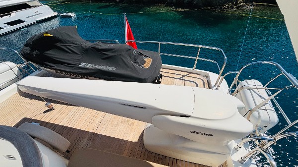 2009 PRINCESS 85