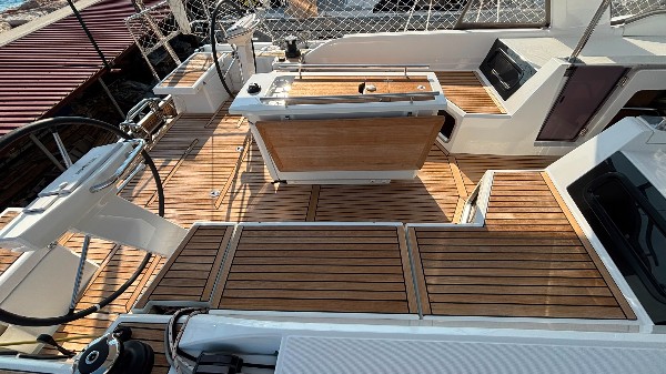 2022 BENETEAU OCEANIS 51.1