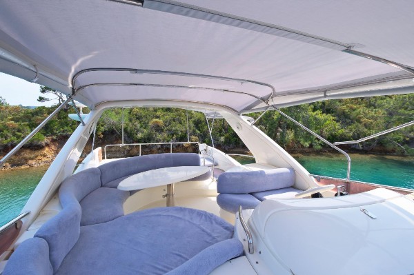 2004/2022 AZIMUT FLY 55 17.5 M