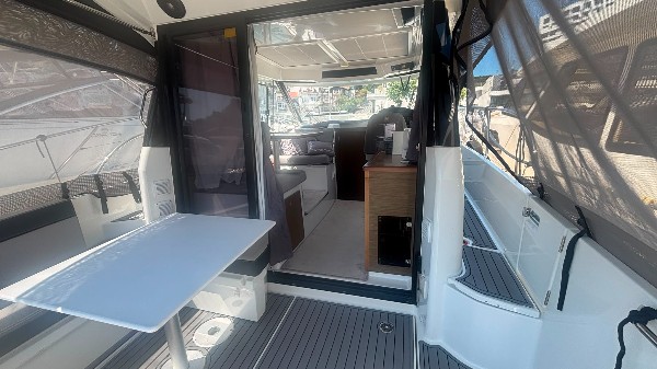 2017 JEANNEAU MERRY FISHER 895