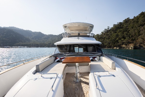 2021 AZIMUT MAGELLANO 66