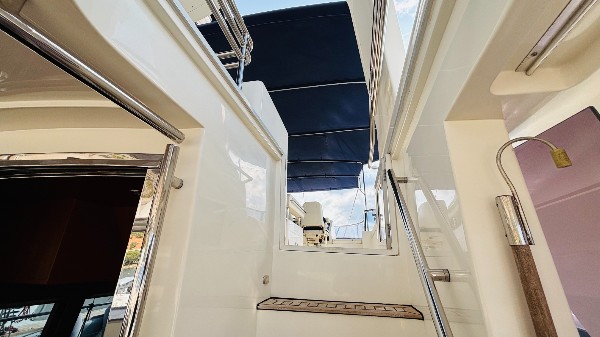 2008 TRADER 64 