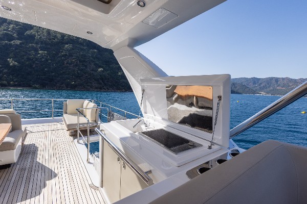 2020 AZIMUT 66 FLY