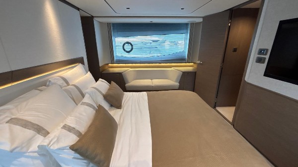 2023 PRINCESS F65