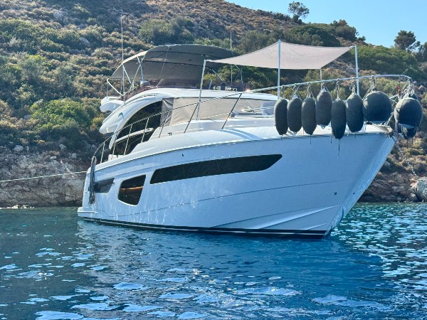 2021 PRINCESS F55