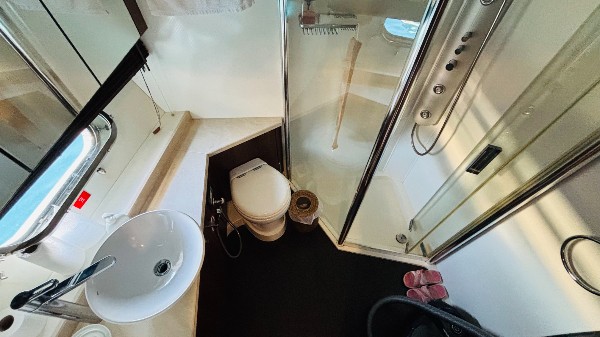 2010 SUNSEEKER MANHATTAN 70