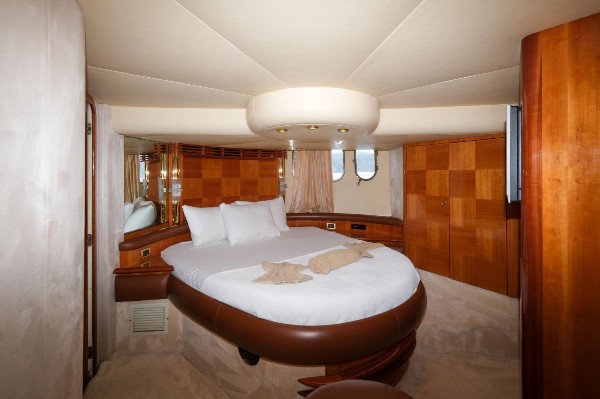2004/2022 AZIMUT FLY 55 17.5 M