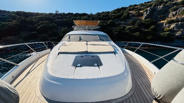 2010 SUNSEEKER MANHATTAN 70