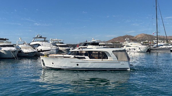 2023 GREENLINE 40 HYBRID
