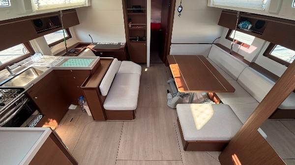 2022 BENETEAU OCEANIS 51.1