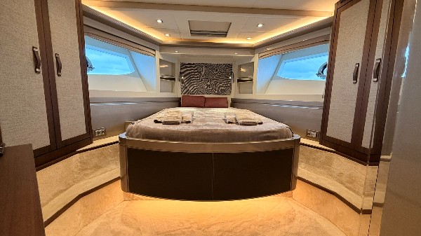 2020 MONTE CARLO YACHTS 80