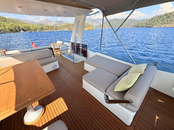 2010 NUMARINE 78 FLY