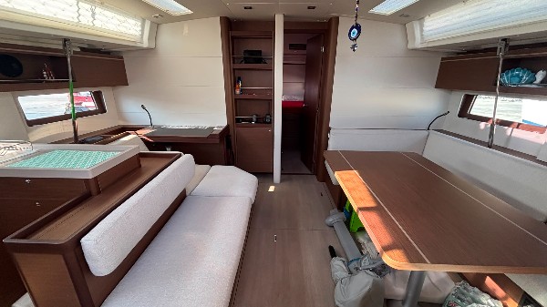 2022 BENETEAU OCEANIS 51.1