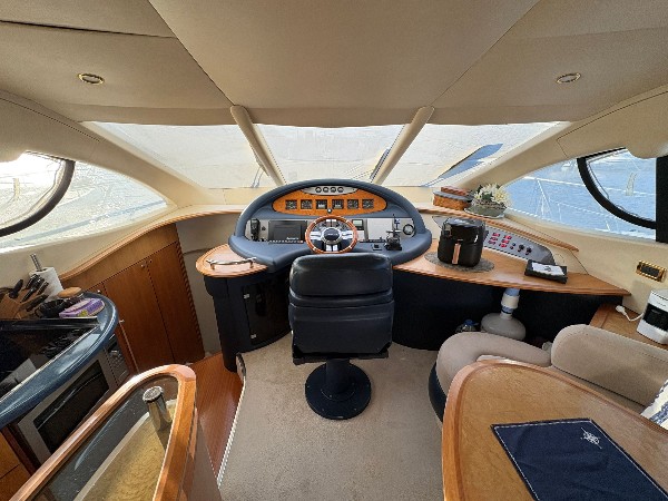 2006 AZIMUT 55 E