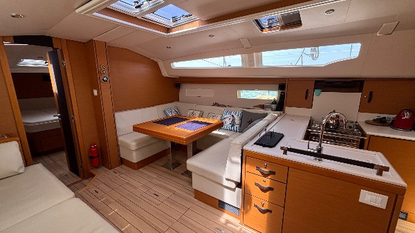 2017 JEANNEAU 51
