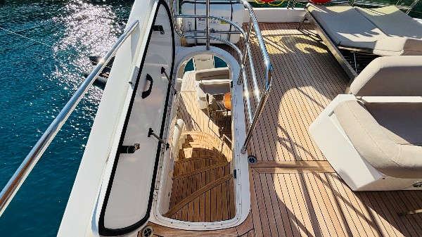 2010 SUNSEEKER MANHATTAN 70