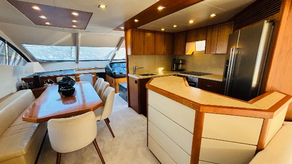 2010 SUNSEEKER MANHATTAN 70