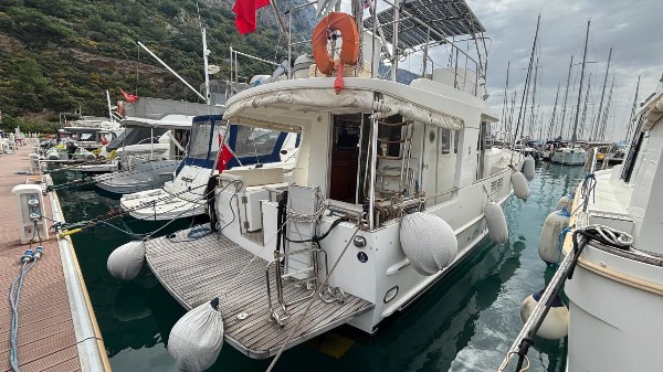 2009 BENETEAU SWIFT TRAWLER 42
