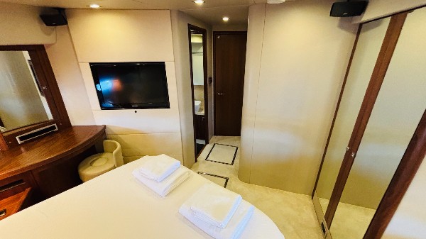 2010 SUNSEEKER MANHATTAN 70