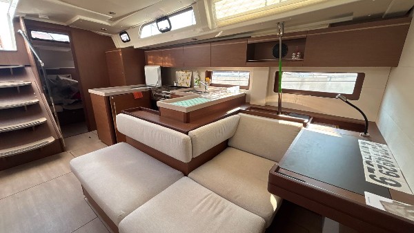 2022 BENETEAU OCEANIS 51.1