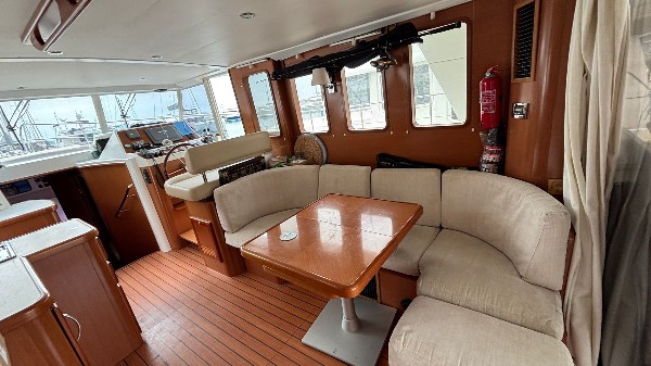 2009 BENETEAU SWIFT TRAWLER 42