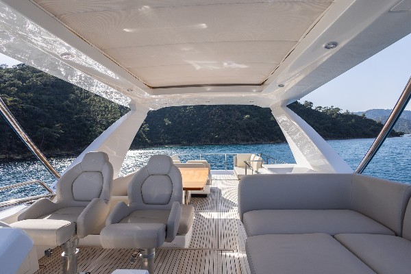 2020 AZIMUT 66 FLY