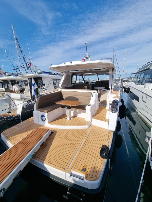 AQUADOR BOATS 400 HT