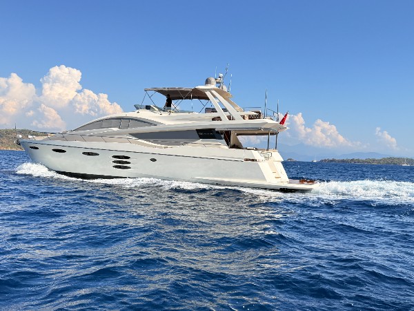 2010 NUMARINE 78 FLY