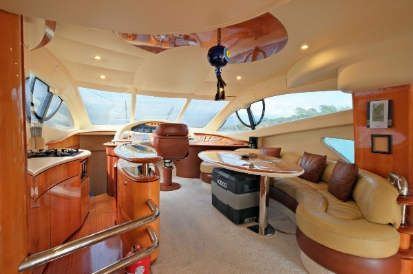 2004/2022 AZIMUT FLY 55 17.5 M