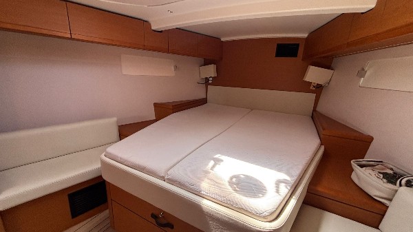 2017 JEANNEAU 51
