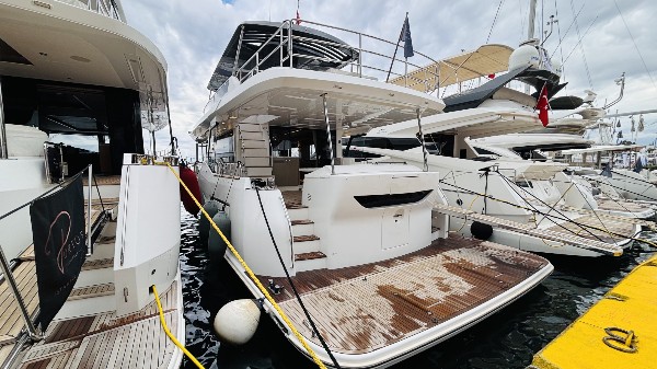 2022 SIRENA 68 