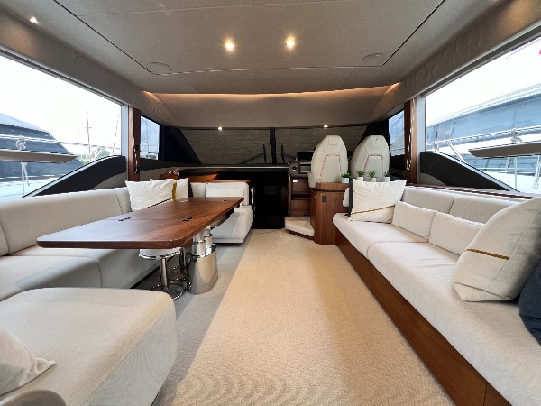 2021 PRINCESS F55