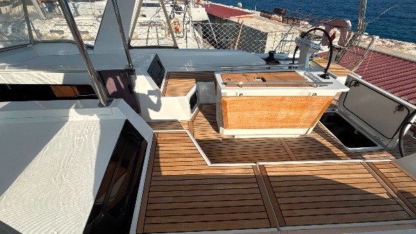 2022 BENETEAU OCEANIS 51.1